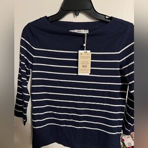 Mango t shirt ! New with tag , size Xs